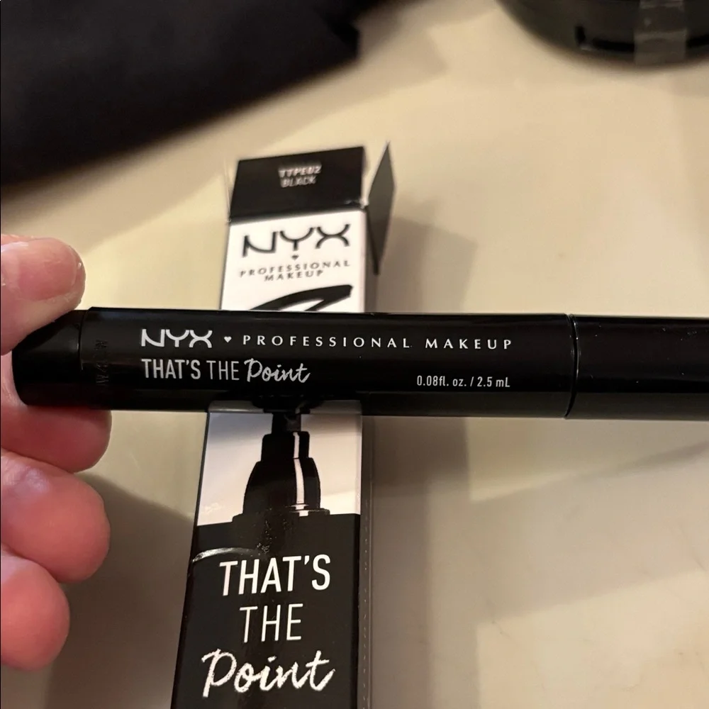 NYX That's The Point Black Artistry Liner
